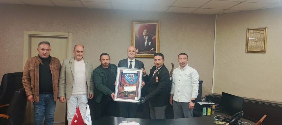 Başkan Akın’a Şehit Ailelerinden Teşekkür Plaketi