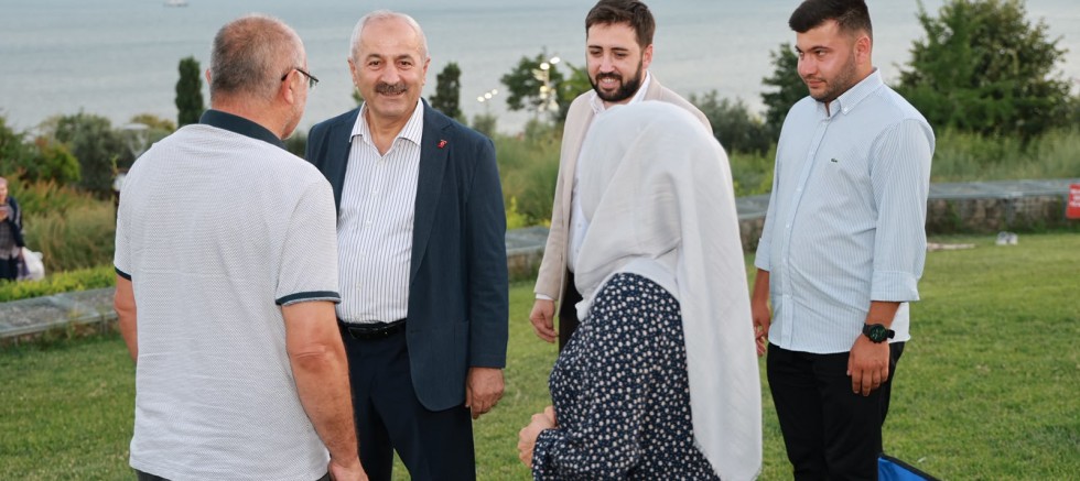 Başkan Büyükgöz, Eskihisar Millet Bahçesi ve Botanik Parkı'nda Vatandaşlarla Bir Araya Geldi
