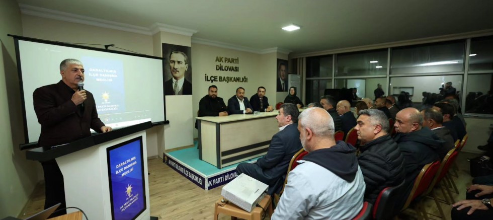 BAŞKAN ÖMEROĞLU, DİLOVASI’NIN BUGÜNÜNÜ VE GELECEĞİNİ TEŞKİLATLA PAYLAŞTI