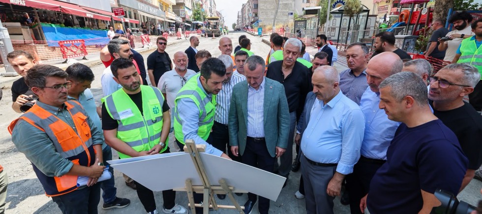 Büyükakın, Gebze Şehit Numan Dede Caddesi’ndeki çalışmaları nceledi