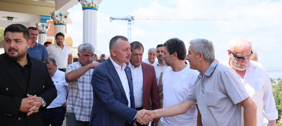 Büyükakın, Karamürsel’de  hem gönüllere dokundu,  hem de çalışmaları inceledi