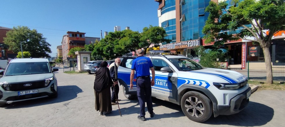 Büyükşehir Zabıtası yaşlı çifte mihmandar oldu