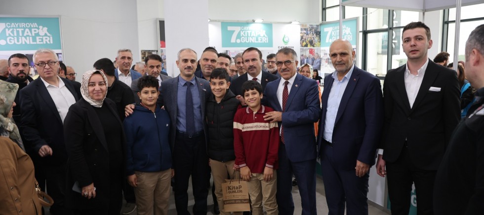 Çayırova 7. Kitap Günleri, kapılarını ziyaretçilerine açtı
