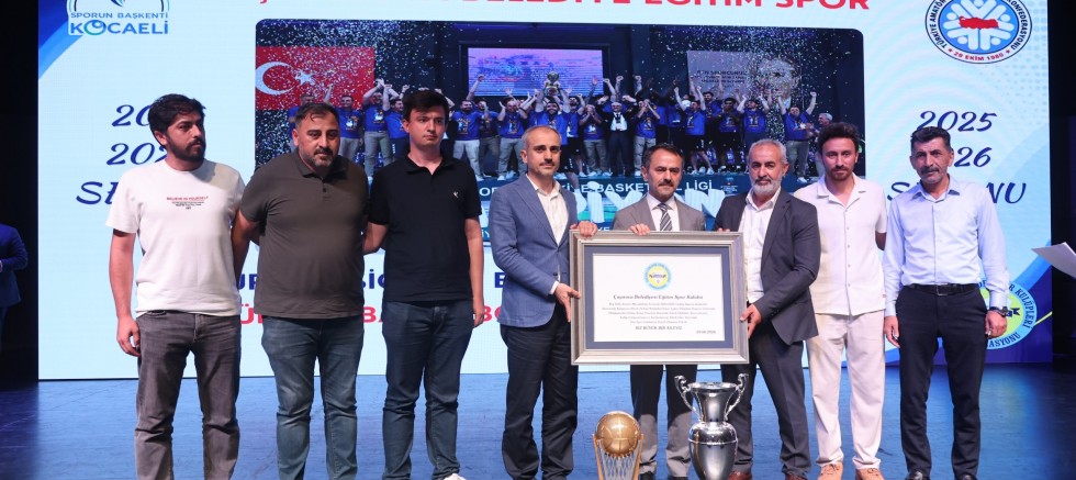 Çayırova Belediyesi’nin sporcuları ödül törenine damga vurdu