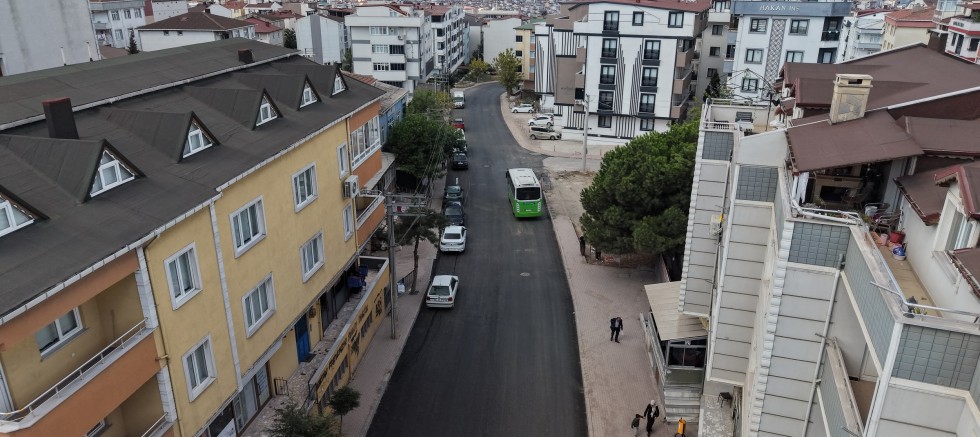 Çayırova Pir Sultan Abdal Caddesi’nde üstyapı çalışmaları tamamlandı