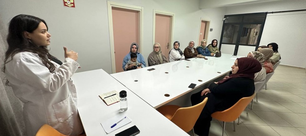 Çayırovalı veliler, rehberlik servisi hizmetiyle bilgileniyor