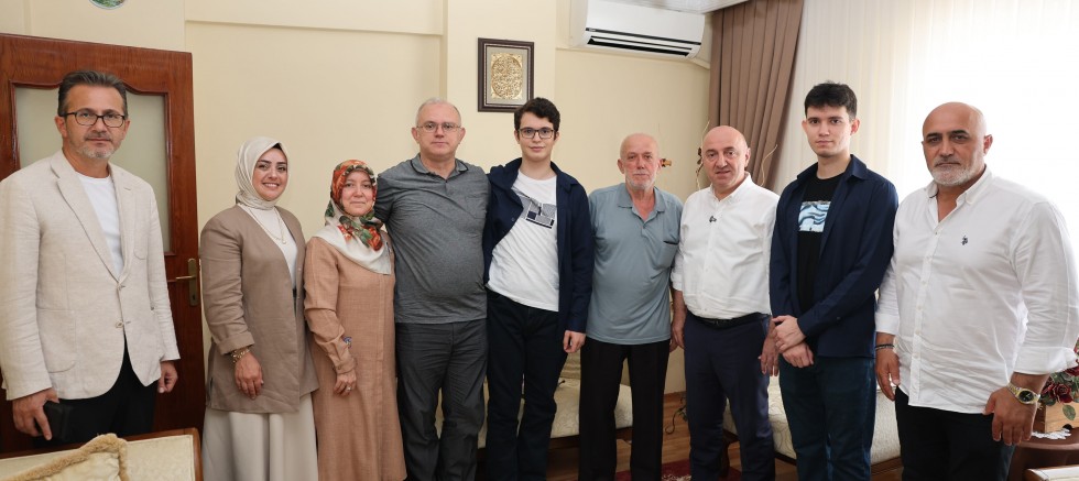 Darıca Belediyesi’nin eğitim desteği meyve vermeye devam ediyor