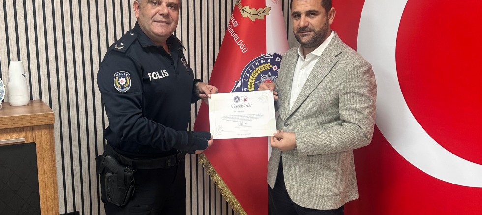 Dilovası Emniyet Müdürü Canbaz'dan İş İnsanı Kılıç'a Teşekkür Belgesi