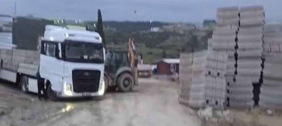 Dilovası’ndan Tavşancıl’a giden Yolu kim kapatmış