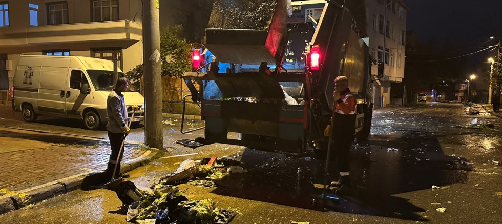 Gebze’de Semt Pazarları Sonrası Temizlik Çalışmaları Sürüyor