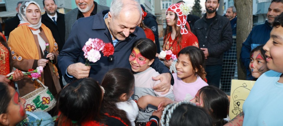 Gebze Romanlar Günü: Aynı Bağın Gülüyüz Biz
