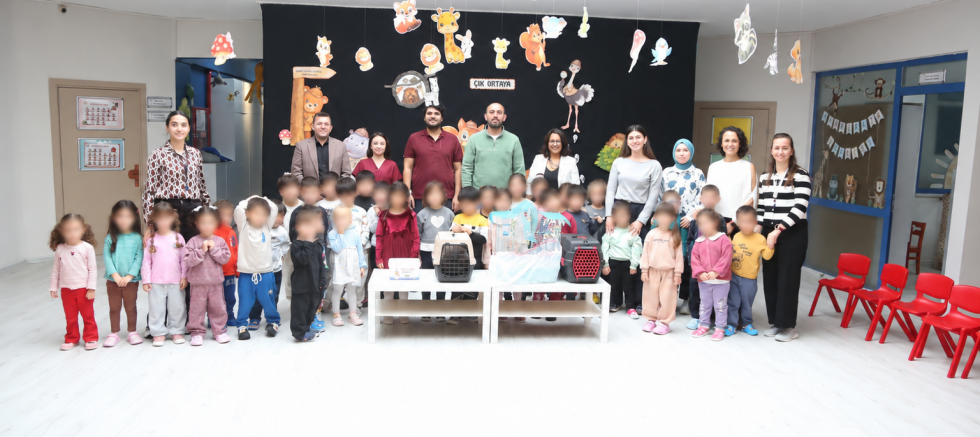 Geleceğin veterinerleri sokak hayvanları hakkında bilgi aldı