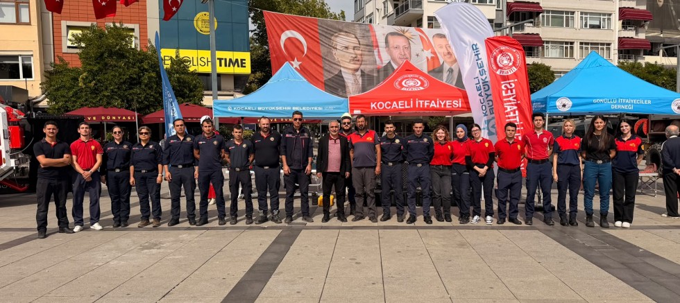 Kocaeli meydanları İtfaiye Haftası’nda renklendi