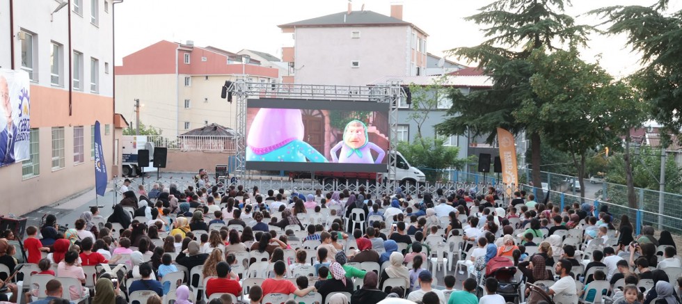 Köşklüçeşme'de Açık Hava Sinema Keyfi
