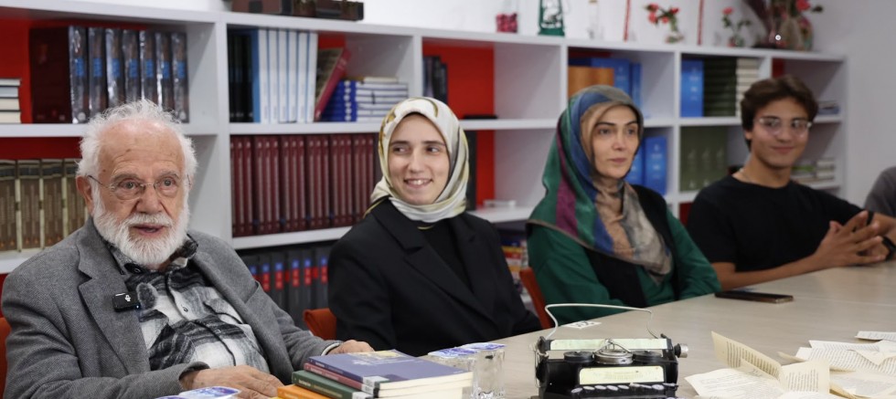 Prof. Dr. İhsan Süreyya Sırma’dan Çoban Mustafa Paşa Kütüphanesi’ne Ziyaret