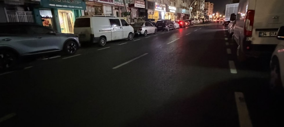 Şehit Numan Dede Caddesi’nde göz gözü görmüyor