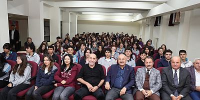 Ahmet Sula’dan Gebzeli Gençlere “Şuurlu Gençlik” Semineri
