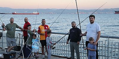 Baba-Çocuk Balık Tutma Keyfi Eskihisar’da Gerçekleşti