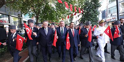 Başkan Büyükakın gazilerle omuz omuza yürüdü