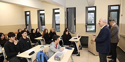 BAŞKAN BÜYÜKGÖZ VE KAYMAKAM ÖZYİĞİT’TEN OKUL ZİYARETİ