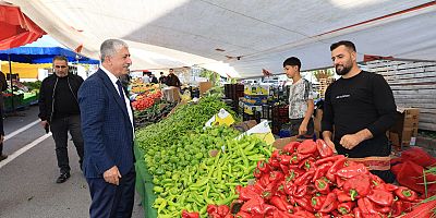 BAŞKAN ÖMEROĞLU PAZAR ESNAF VIE VATANDAŞLARLA BULUŞTU