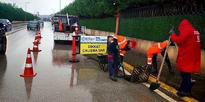 Büyükşehir’den sağanak sonrası yoğun çalışma