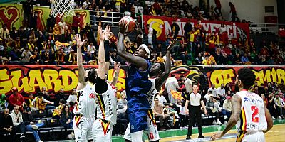 Çayırova Belediyesi Basketbol takımı şampiyonluk yolunda hata yapmadı