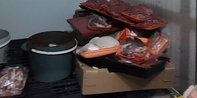 Çayırova Zabıta, halka kokuşmuş ve çürümüş et satan kasabı kapattı