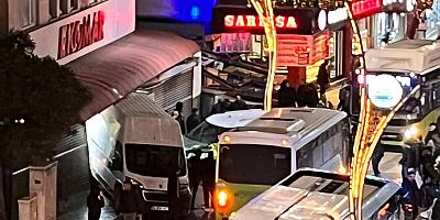 Darıca^da 4 araç markete girdi