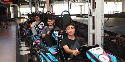 Darıca’da gençlere adrenalin dolu Go-Kart etkinliği