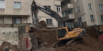 Gebze'de çökme tehlikesi olan bina boşaltıldı