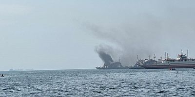 Gebze Eskihisar sahilinde bir vapurda yangın