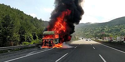 Gebze-İstanbul Otoyolu’nda TIR Yangını! 