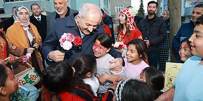 Gebze Romanlar Günü: Aynı Bağın Gülüyüz Biz