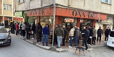 Gebze Şoförler cemiyeti önünde plaka kuyruğu 