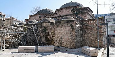 Gebze Tarihi Çarşı Hamamı'nda Restorasyon Çalışmalarını Başladı