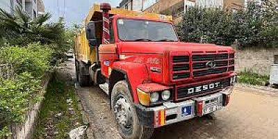 Kamyon, kaldırımdaki yayaya çarparak öldürdü